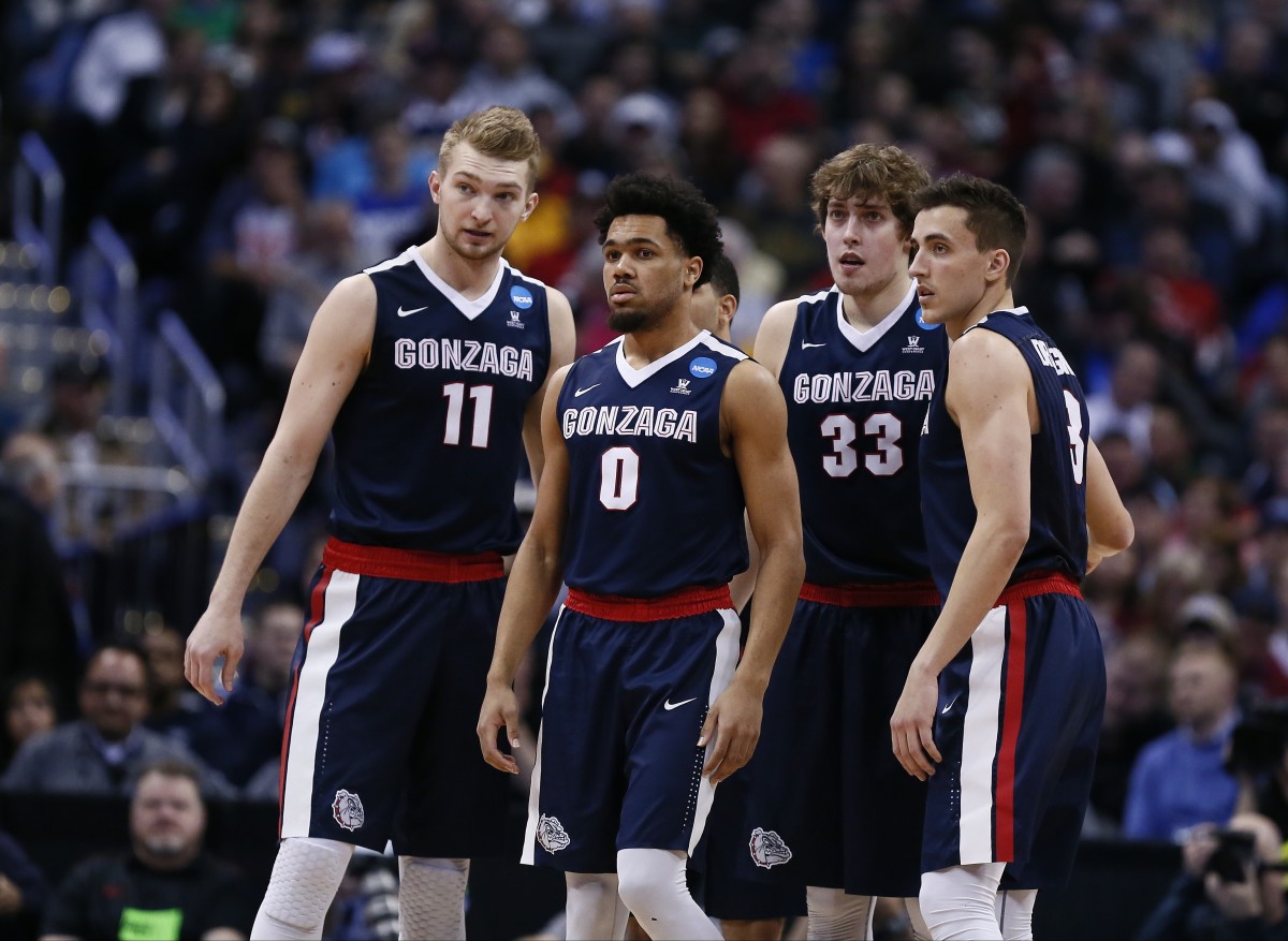 Domantas Sabonis and Gonzaga teammates Silas Melson, Kyle Wiltjer and Kyle Dranginis at the 2016 NCAA Tournament.
